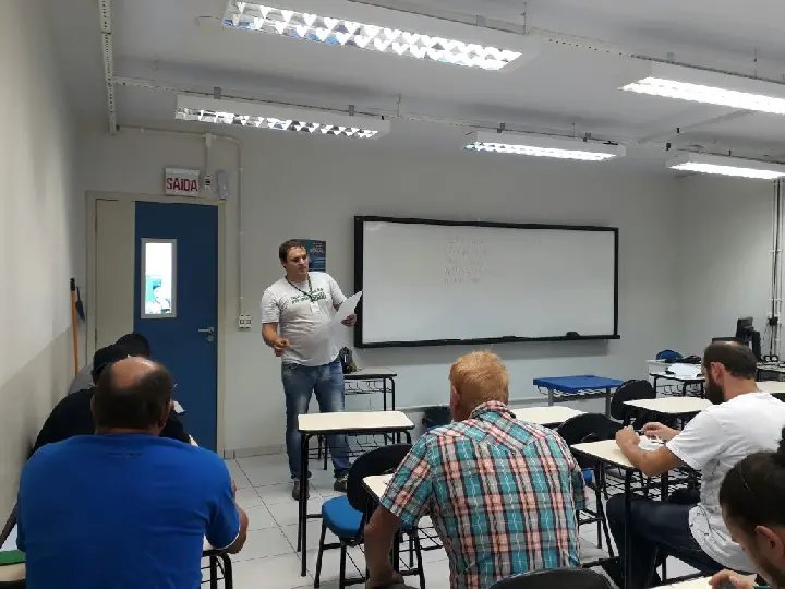 Sinduscon reúne profissionais para curso de trabalho em altura
