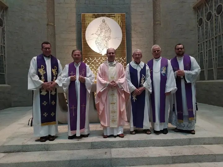 Par&oacute;quia transmite missas atrav&eacute;s das redes sociais