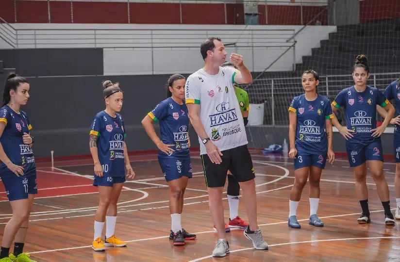 Barateiro Havan/FME estreia na Liga Nacional Feminina