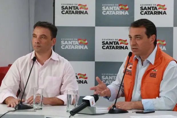 Governador planeja retomada gradativa da atividade econ&ocirc;mica e projeta 713 novos leitos de UTI