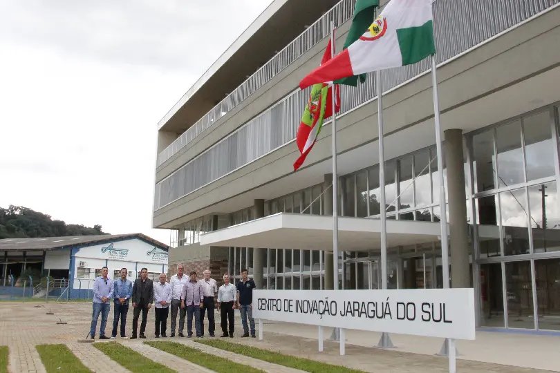 Reitor da UNIFEBE visita Centro de Inovação de Jaraguá do Sul