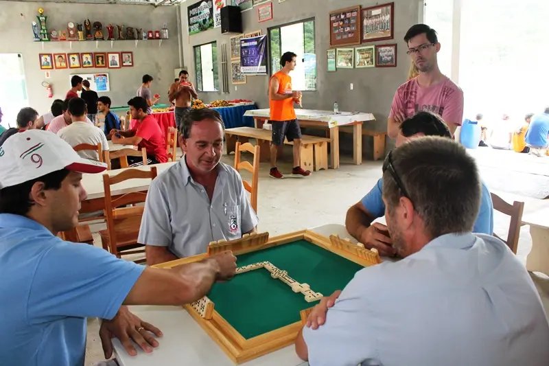 Guabiruba recebe Esporte e Verão