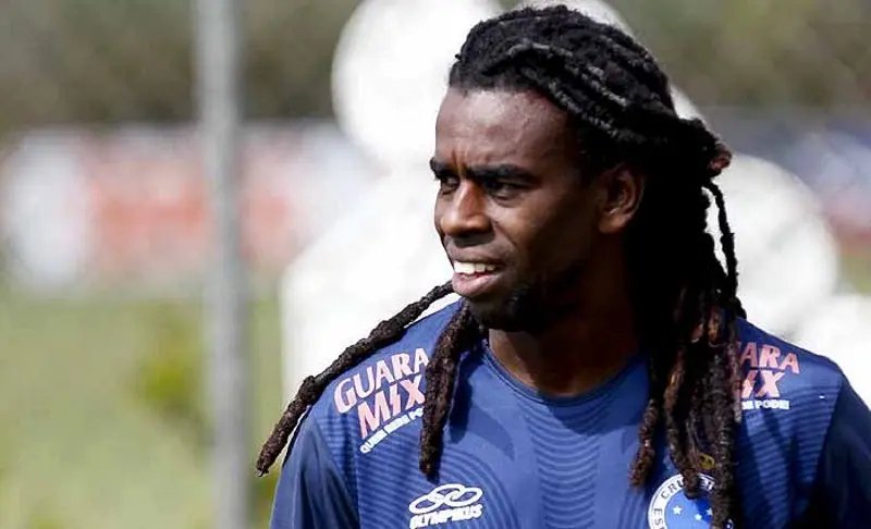 Conmebol vai investigar racismo contra Tinga