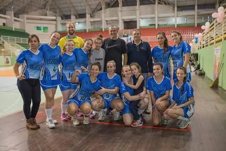 Equipe feminina de Handebol se prepara para Liga Catarinense