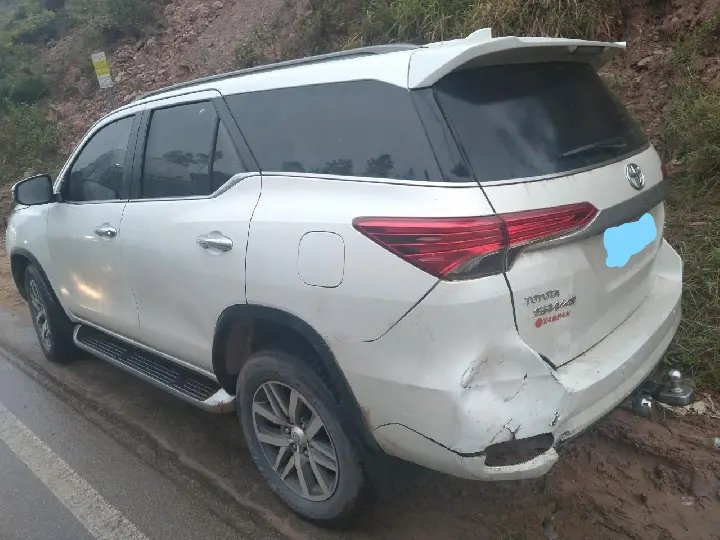 Jovem fica ferida em acidente na SC-410