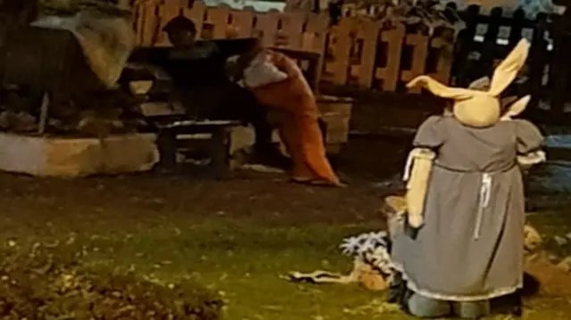  V&acirc;ndalos destroem decora&ccedil;&atilde;o de P&aacute;scoa em Guabiruba