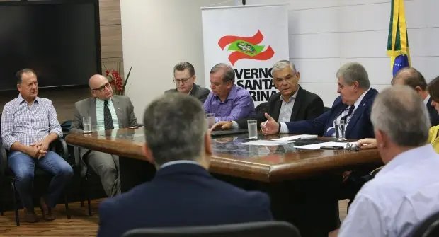 Ministro oficializa junto ao governador recursos de R$ 120 milhões para a Saúde em Santa Catarina