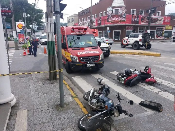 Duas motos colidem no Centro de Brusque