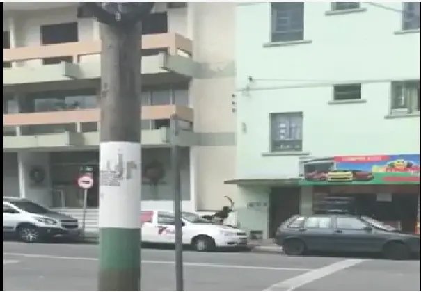 Internauta registra nova confusão entre moradores de rua no centro