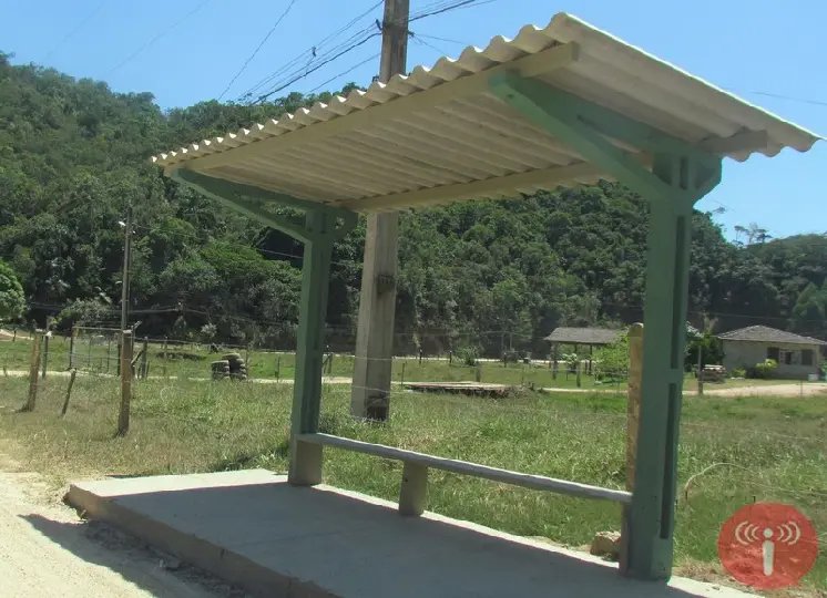 Pontos de ônibus recebem melhorias