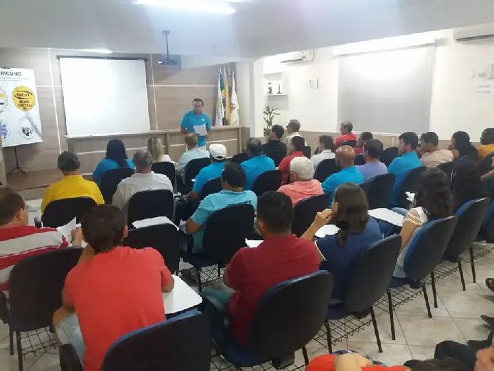 Trabalhadores da construção civil e mobiliário encaminham pedido de  aumento salarial de 5%