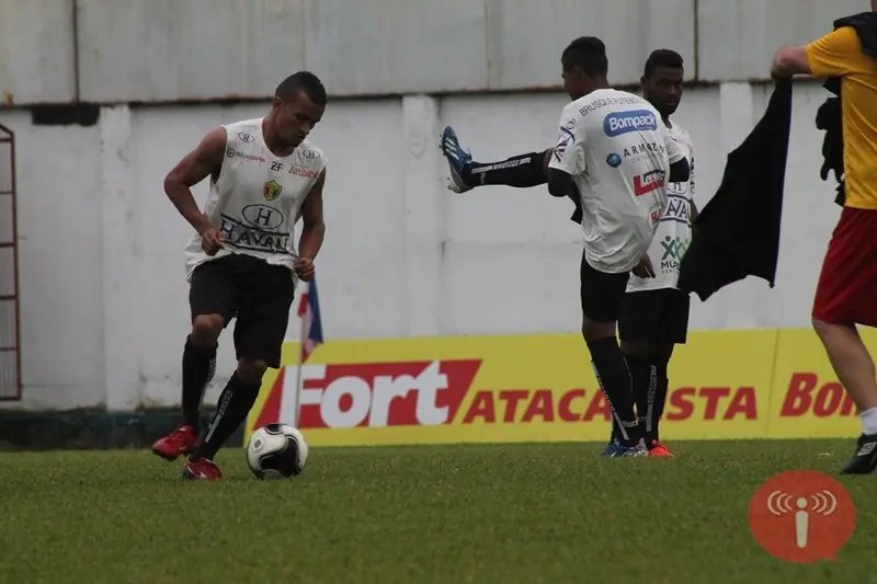 Aelson é a grande novidade para jogo desta quinta-feira