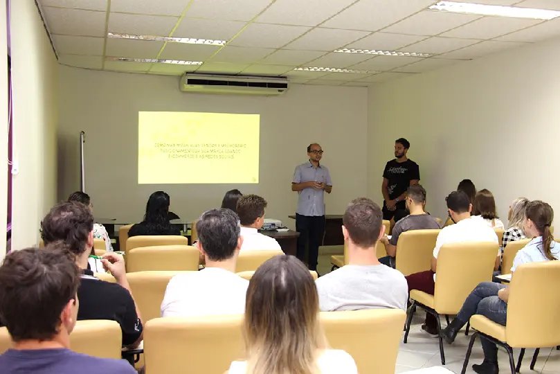 E-commerce é tema de palestra realizada pela CDL Jovem