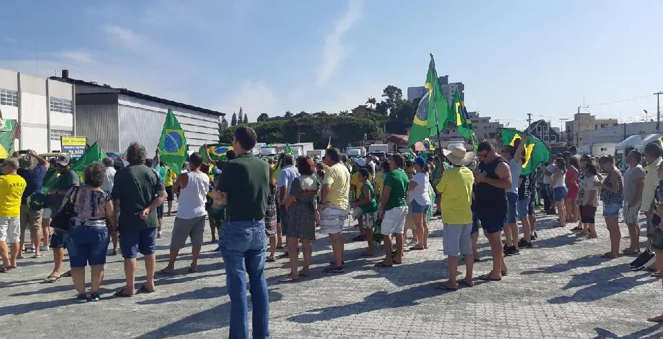 Brusquenses e Guabirubenses se re&uacute;nem em apoio ao presidente Jair Bolsonaro