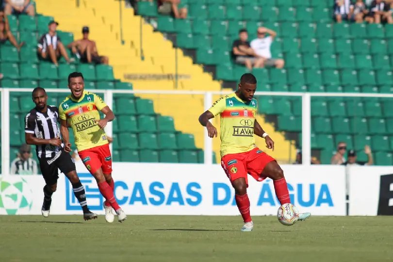 Brusque FC joga com time reserva e perde para o Figueirense 
