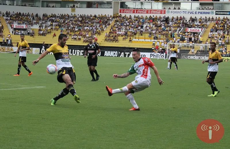 Pênalti mal marcado tira empate do Bruscão