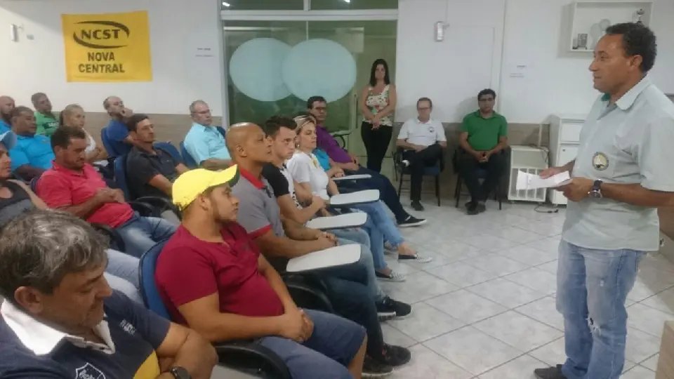 Trabalhadores da construção civil aprovam desconto da contribuição sindical
