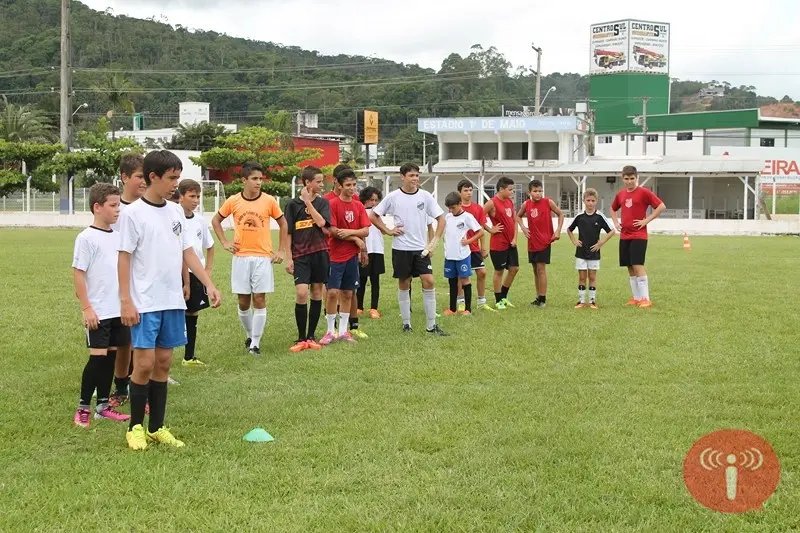 Santos Dumont realiza peneira de atletas até 16 anos