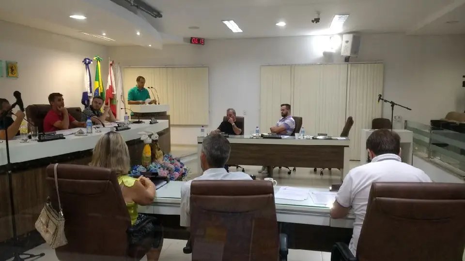 Rejeição de regime de urgência causa debate em Guabiruba