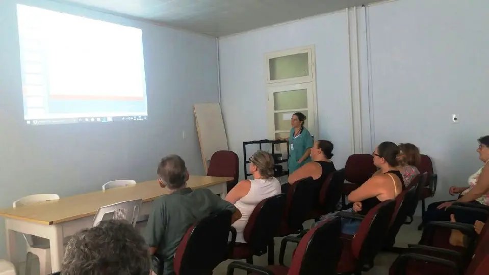 Hospital Azambuja promove reuniões periódicas com acompanhantes de pacientes