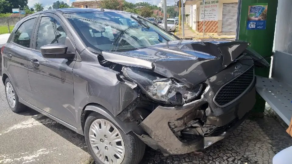 Mulher escapa de morrer por n&atilde;o dormir no ponto