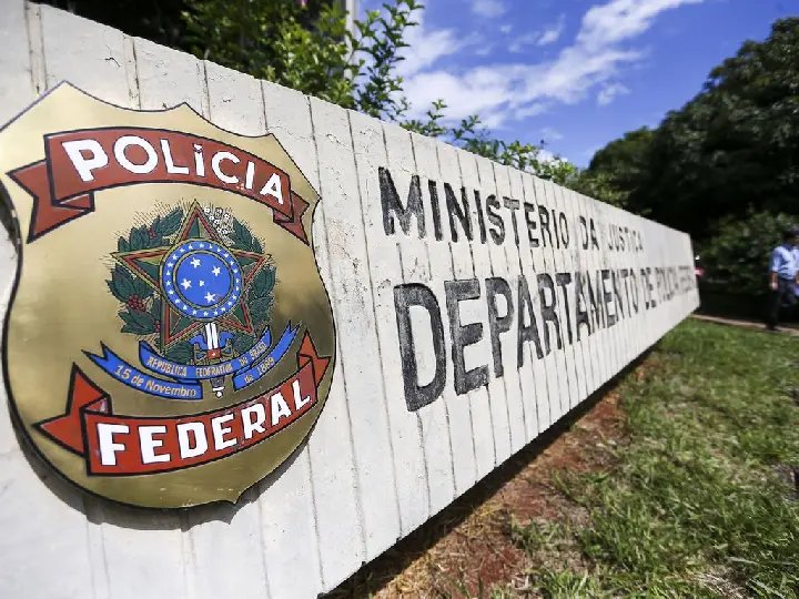 Pol&iacute;cia Federal cumpre seis mandados de busca e apreens&atilde;o em SC expedidos pelo STF