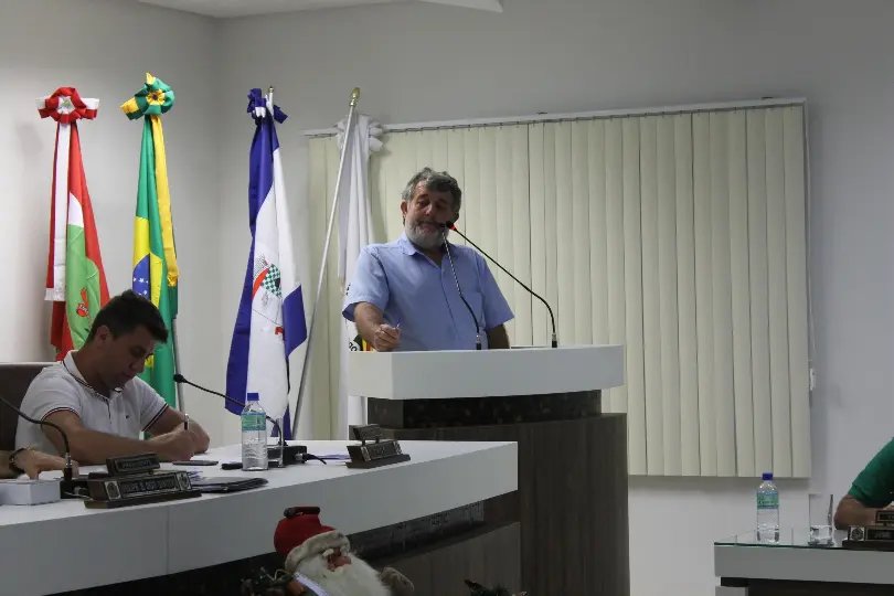 “Eu desafio o senhor a me tirar dessa cadeira”