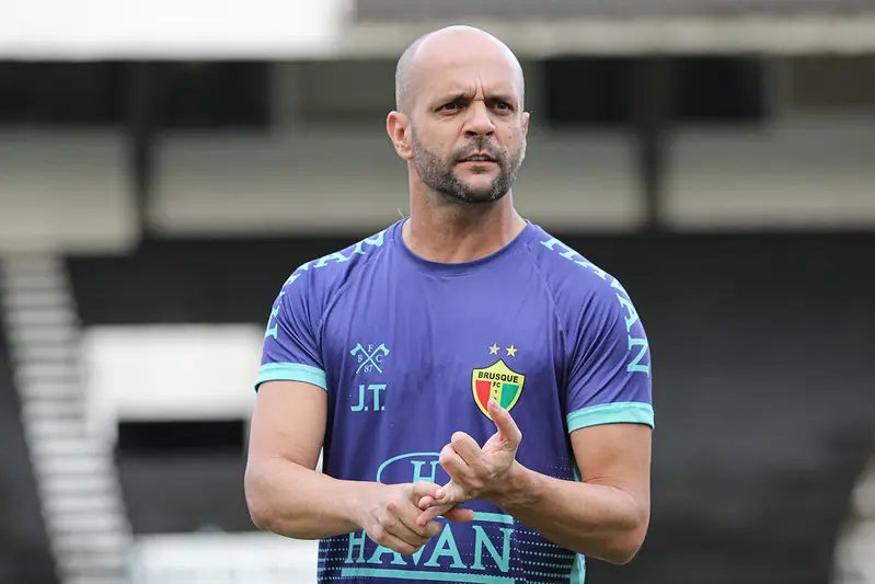 Jerson Testoni v&ecirc; resultado injusto e destaca atua&ccedil;&atilde;o da equipe