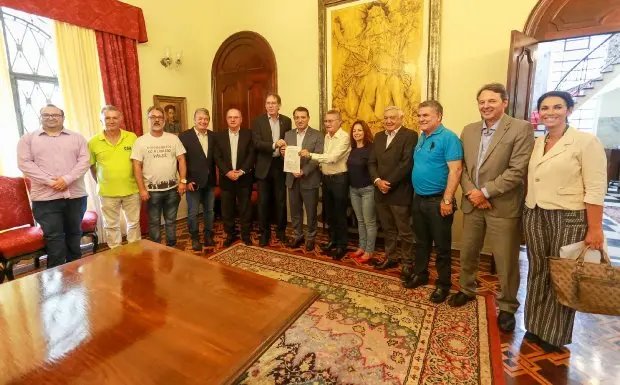 Governador sanciona lei que reajusta o sal&aacute;rio m&iacute;nimo regional