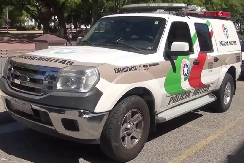 Corpo de homem &eacute; encontrado em p&aacute;tio 