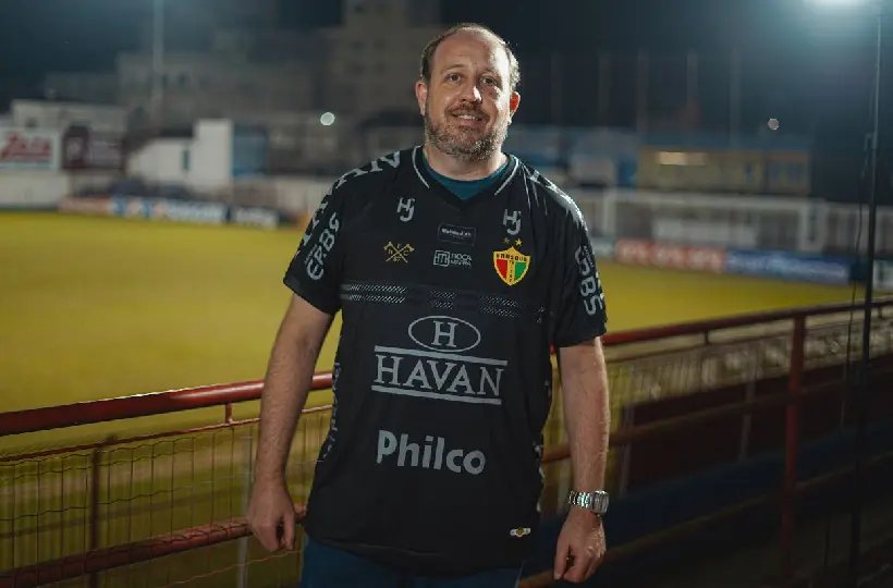 Brusque lan&ccedil;a camisa em homenagem &agrave;s v&iacute;timas da Covid-19