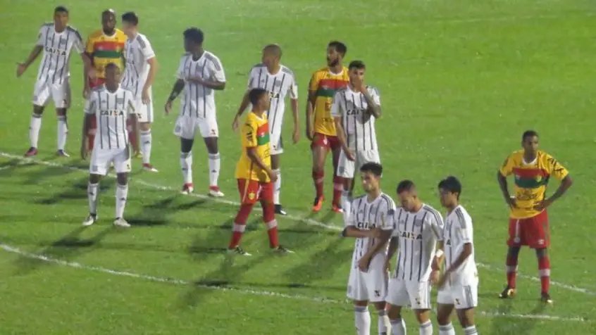 Brusque arranca empate contra o Figueirense