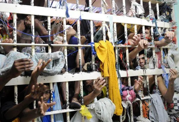 População carcerária cresce quase 30%