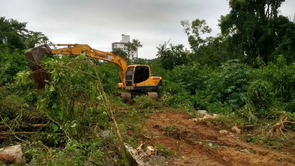 Secretaria de Obras inicia obra de retificação de drenagem no bairro São Luiz 