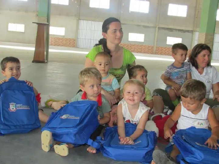 Estudantes vão receber uniforme escolar