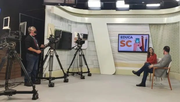 Com aulas na tv aberta, Educa SC estreia nesta segunda