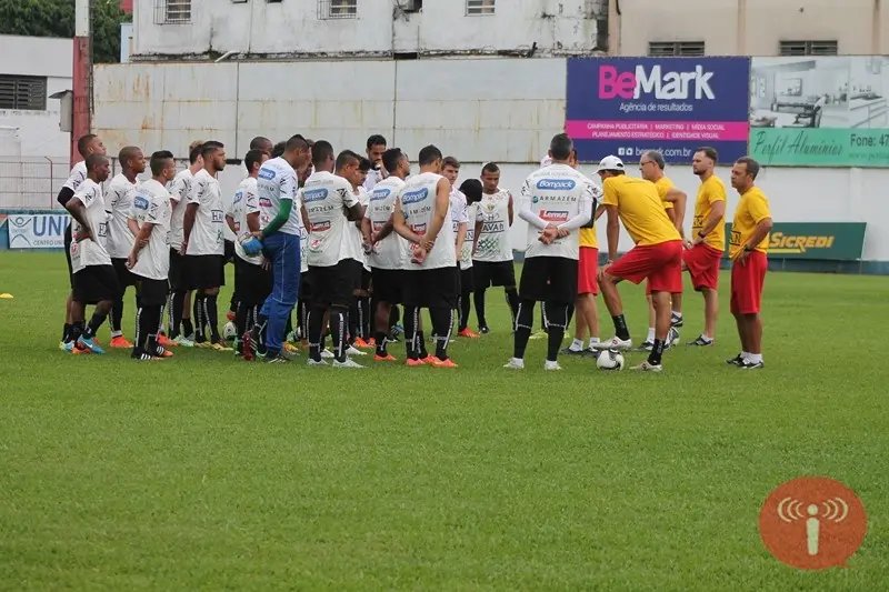Um treino para ajustar o time e buscar a primeira vitória