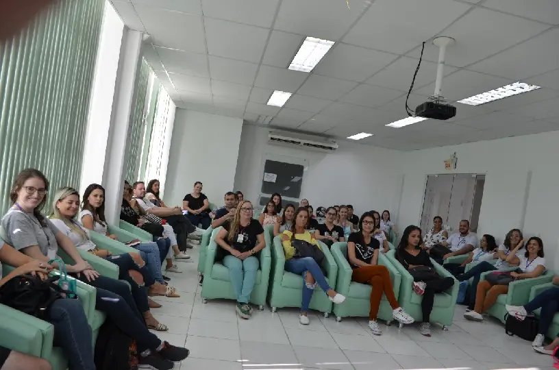 Secretaria de Saúde apresenta 17 residentes