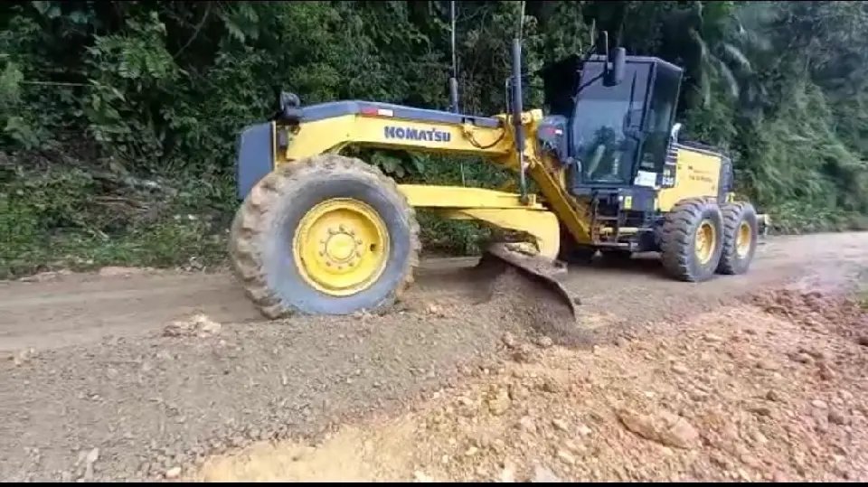 Secretaria de Obras realiza constantemente a manuten&ccedil;&atilde;o das ruas sem pavimenta&ccedil;&atilde;o