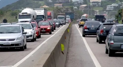 Alguns pontos de lentidão neste sábado