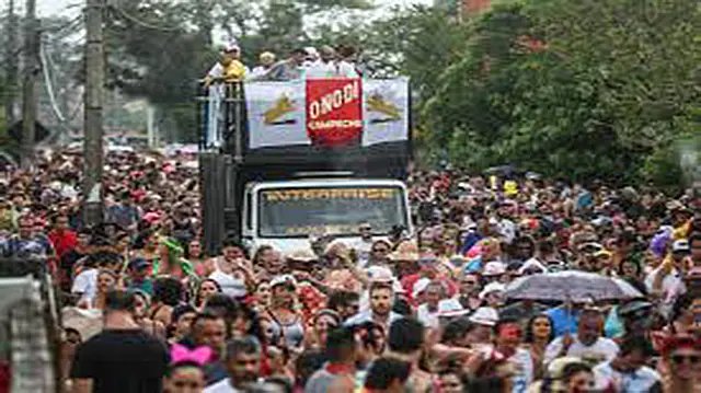Adolescentes s&atilde;o atropelados ap&oacute;s sa&iacute;rem de festa de carnaval