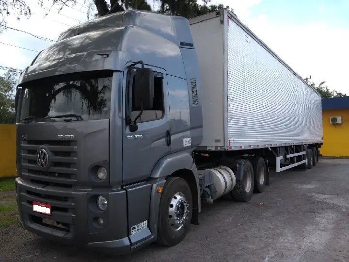 Quatro caminhões de Guabiruba apreendidos pela DIC de Itajaí