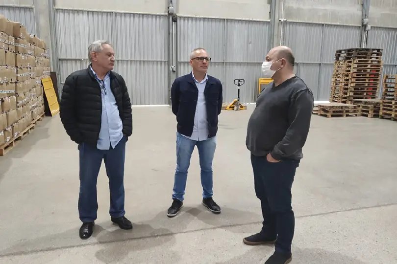Prefeito conhece espa&ccedil;o da antiga sede da Souza Cruz