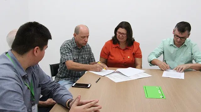  ACIBr e Sicredi firmam parceria