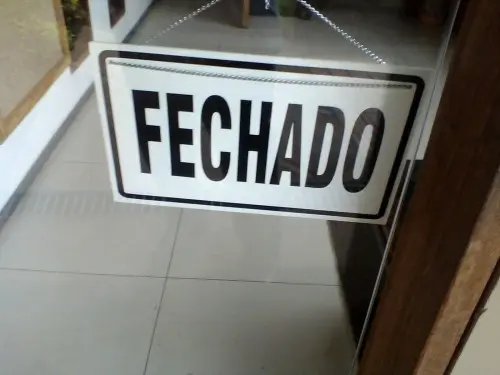 Bancos fecham sexta e reabrem ao meio-dia de quarta