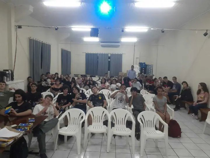 Sine Brusque ministra palestra para escola Greg&oacute;rio Locks