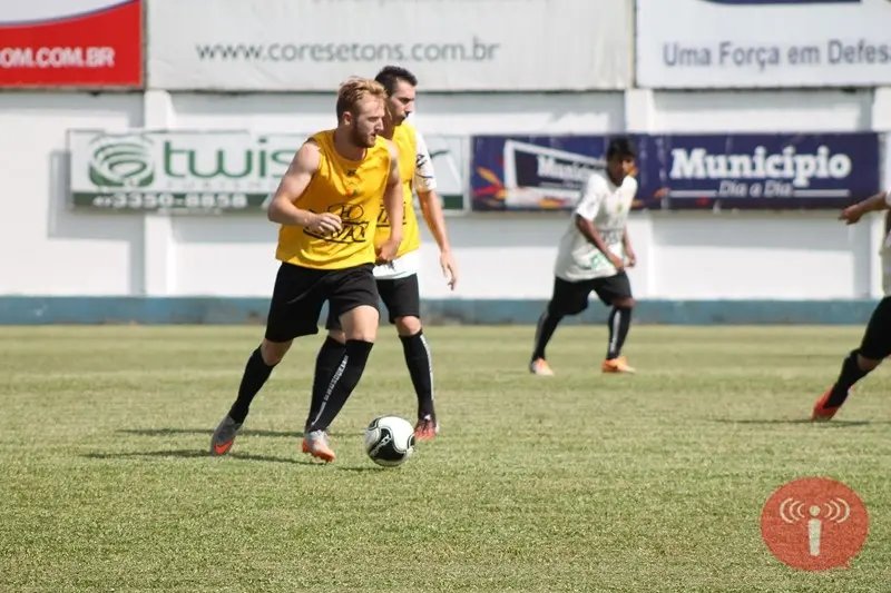 Equipe pronta para a estreia no Catarinense