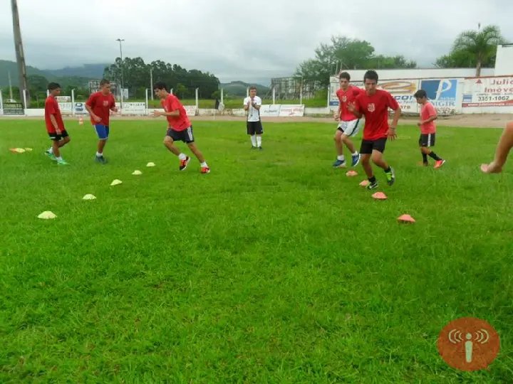 Escola de futebol retorna em fevereiro