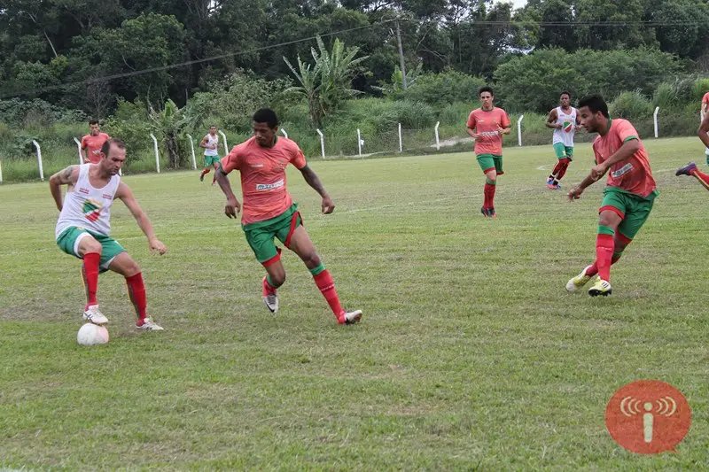 Goleada no primeiro jogo-treino