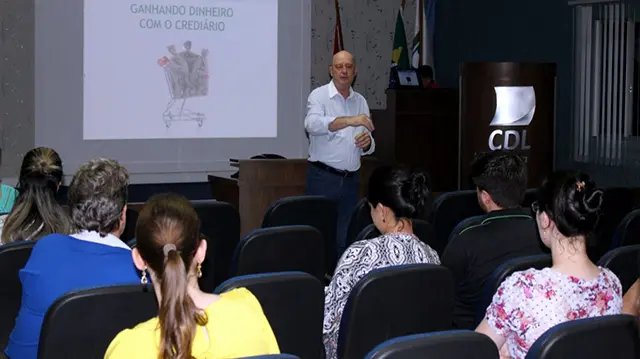  CDL Guabiruba realiza workshop sobre credi&aacute;rio